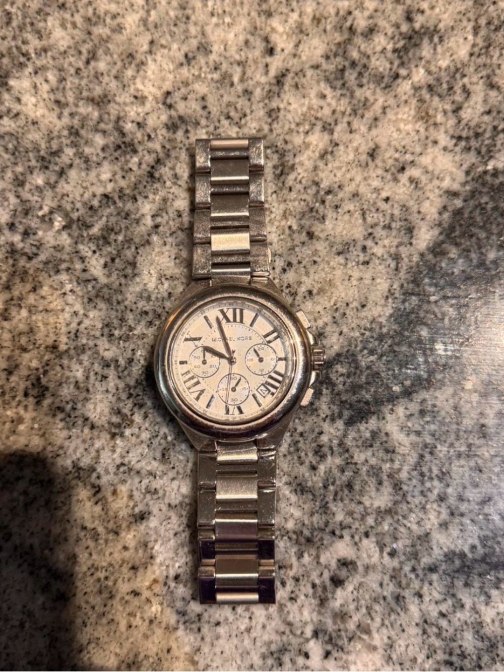 Michael Kors Silver and White Watch !!WATCH NEEDS BATTERIES!!